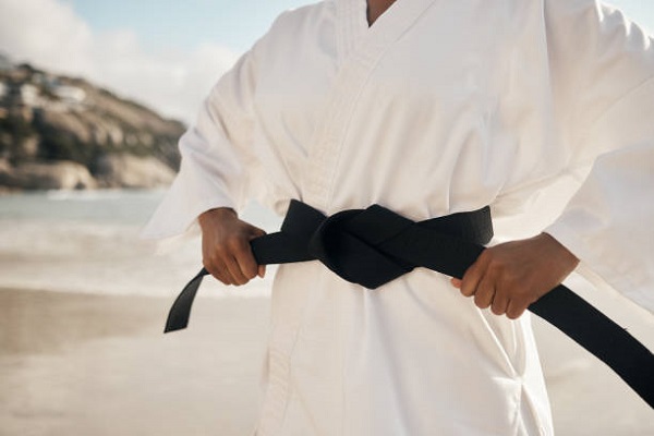 Why shouldn't women wait to be prepared to start practicing jiu-jitsu?