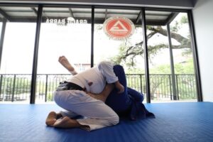 What techniques should women use to develop half guard in Jiu-Jitsu?