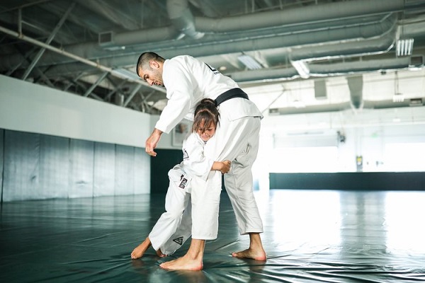Jiu-jitsu for children: the benefits of learning self-defense at a young age!
