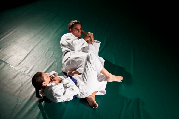 Mastering the mat: female strategies in jiu-jitsu