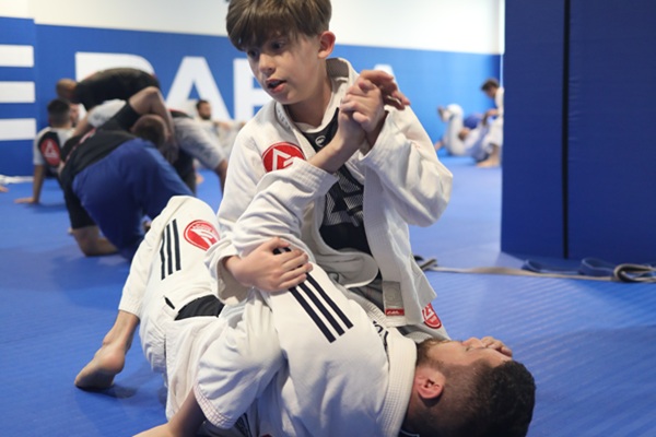 Jiu-jitsu and the development of social skills in childhood 