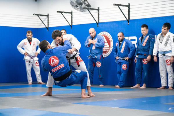 Beginner jiu jitsu class near me River Oaks Houston Texas EUA