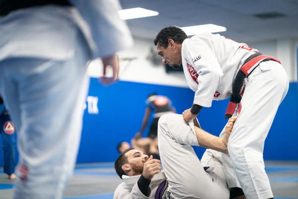 Self defense classes for beginners near me River Oaks Houston Texas EUA